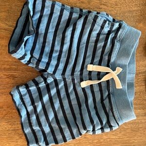 Two pairs Gap shorts